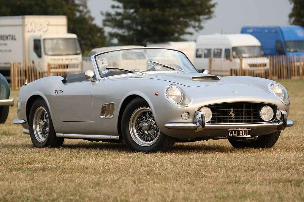 1024px Ferrari 250 California Spyder SWB 11zon