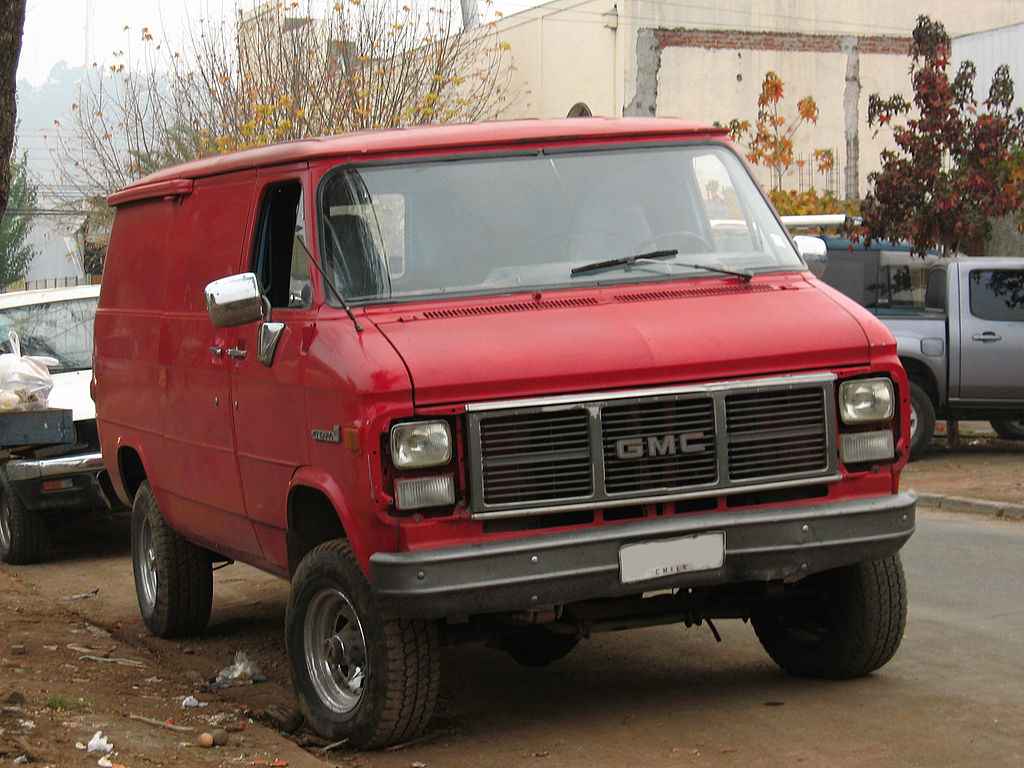 1024px GMC 2500 Vandura 1989 13632695693 11zon