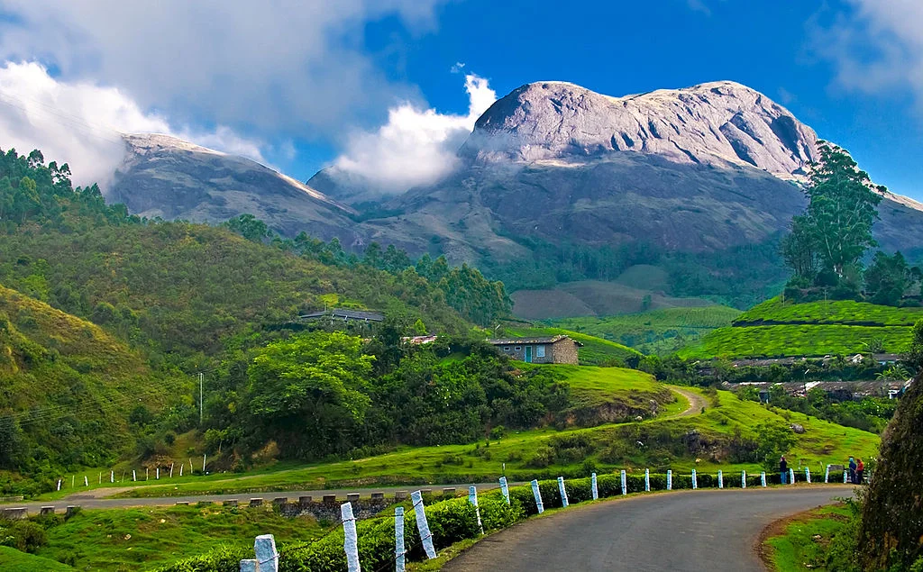 1024px Munnar hillstation kerala