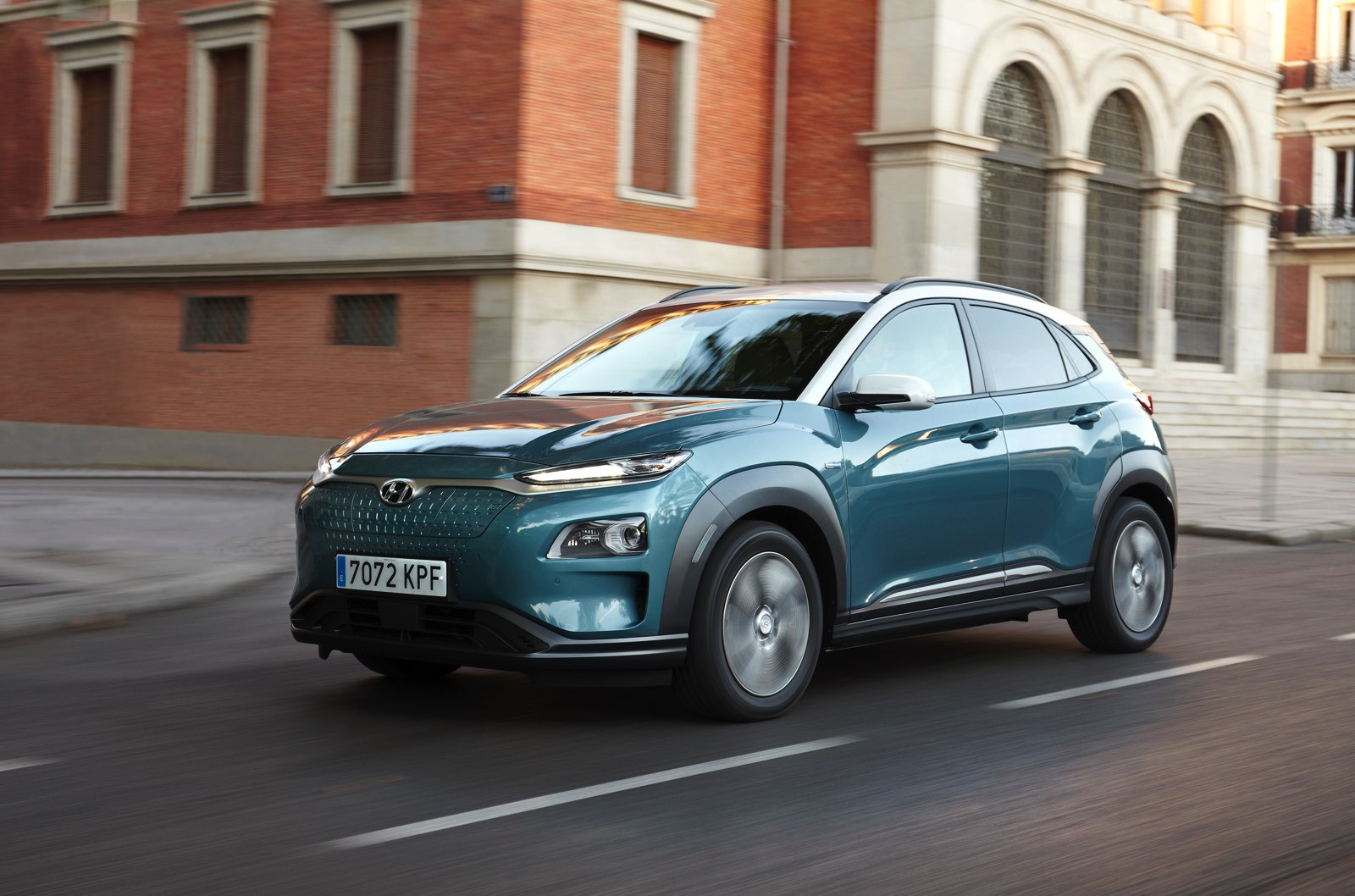 Hyundai Kona EV electrico 12